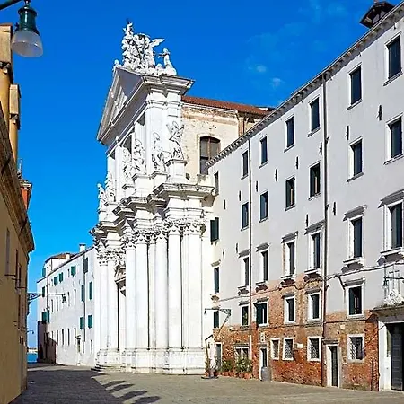 Hostel Amdg Velence
